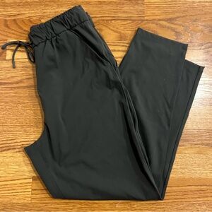 Lululemon stretch high rise 7/8 pants in graphite grey size 8